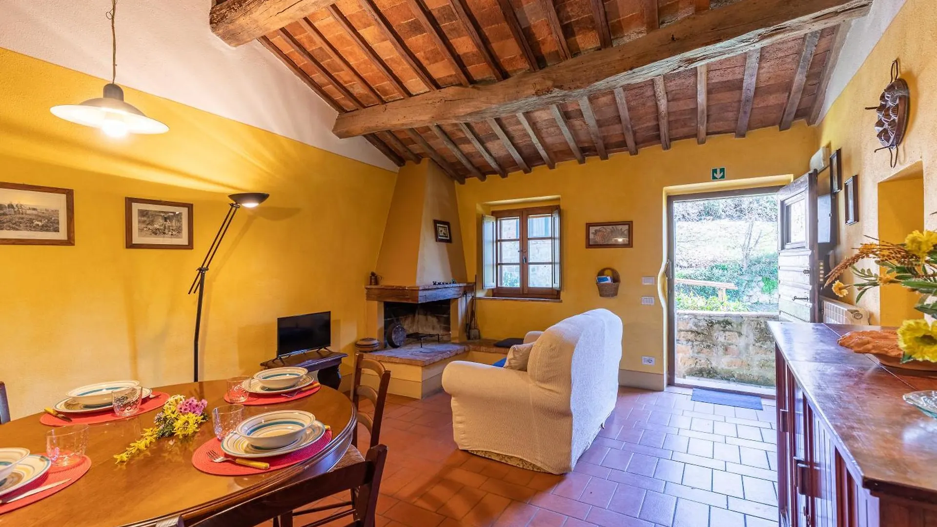 Agriturismo Selvoli - Il Bruco بيينْسا