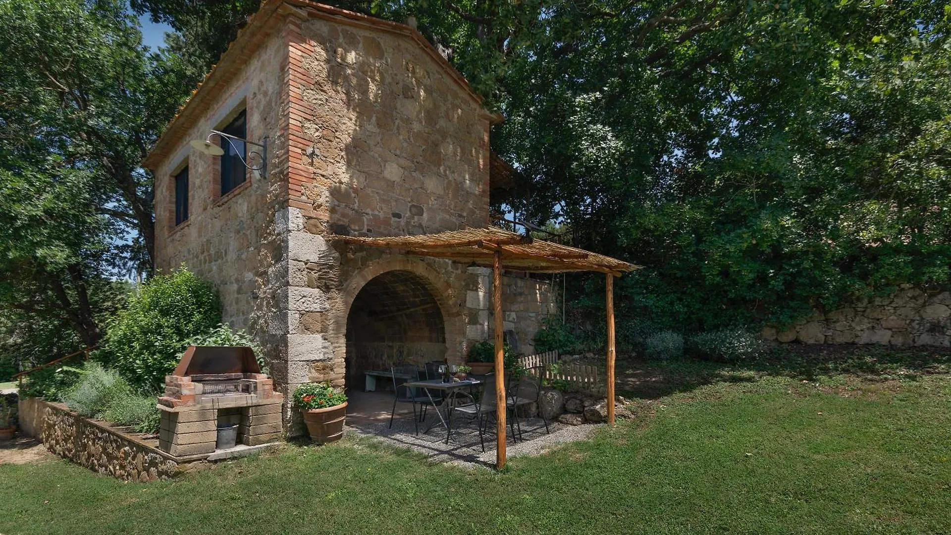 Agriturismo Selvoli - Il Bruco بيينْسا
